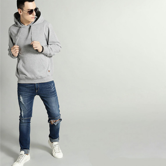 https://www.bloomwow.in/products/the-lifestyle-co-men-grey-melange-solid-hooded-sweatshirt
