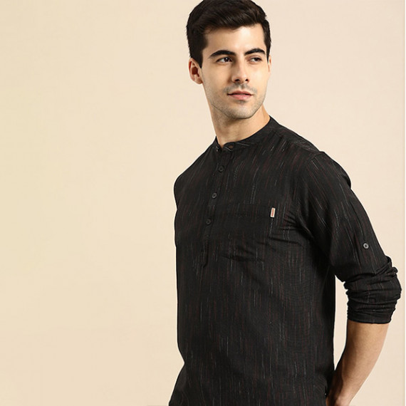https://www.bloomwow.in/products/men-black-woven-design-kurta