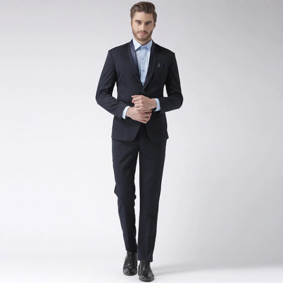 https://www.bloomwow.in/products/wintage-mens-tuxedo-black-3pc-suit