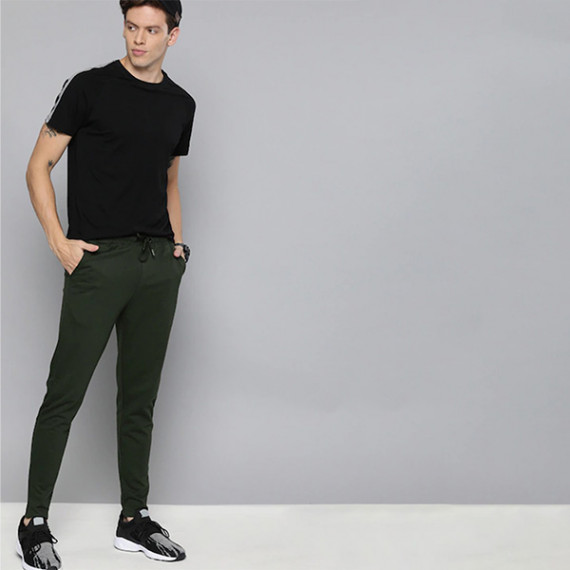 https://www.bloomwow.in/products/men-olive-green-straight-fit-solid-track-pants