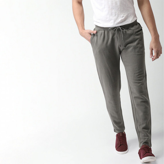 https://www.bloomwow.in/products/men-grey-regular-fit-solid-track-pants