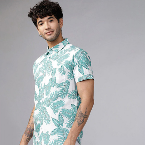 https://www.bloomwow.in/products/men-green-white-slim-fit-printed-casual-shirt