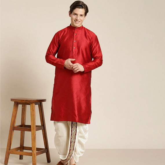 https://www.bloomwow.in/products/mens-cream-coloured-pure-cotton-double-layer-dhoti-gold-zari-border